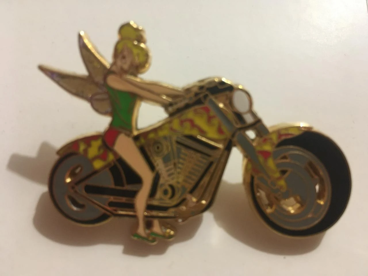 Rare pin's fantasy Fée Clochette sur moto Harley Davidson Edition Limitée 150 ex
